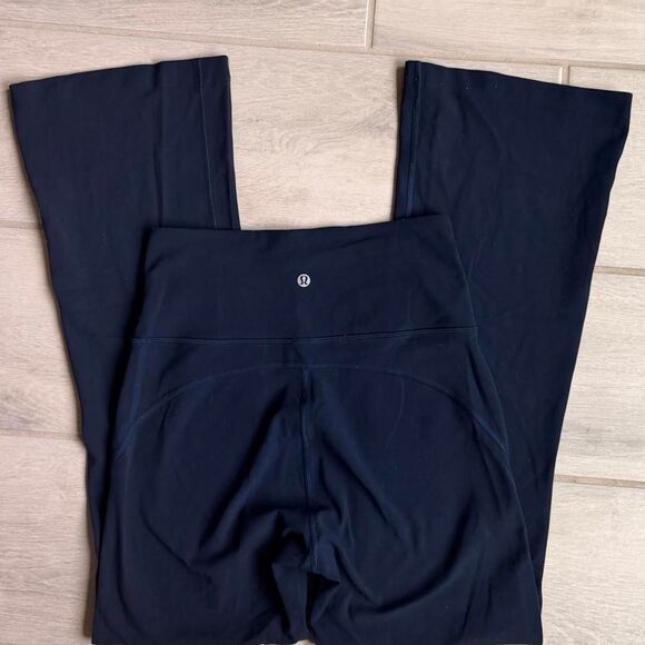 Lululemon Navy Groove Super-High-Rise Flared Pant Nulu - Size 6 - Picture 3 of 7